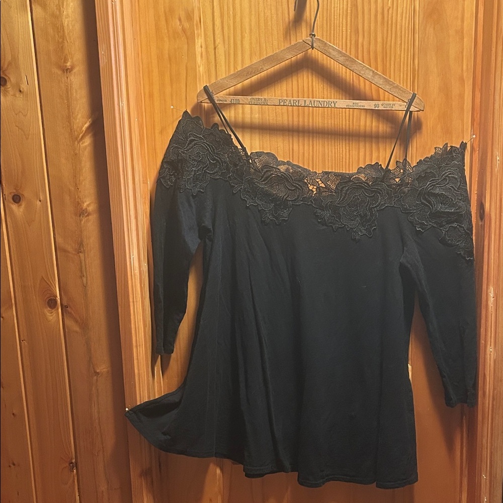 Meadow Rue - Anthropologie - Black Lace 3/4 length Sleeve Top